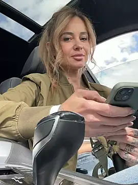 Etwas neugierig online show from 19, 4, 2026