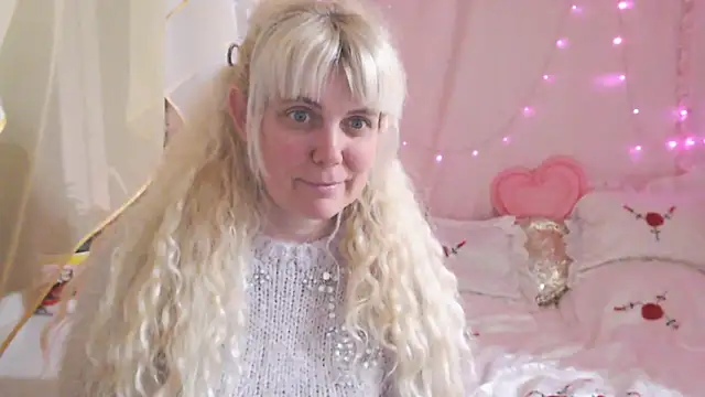 SunnySylvia online show from 18, 3, 2026