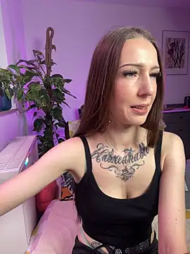 Trixie-Tainted online show from 14, 1, 2025