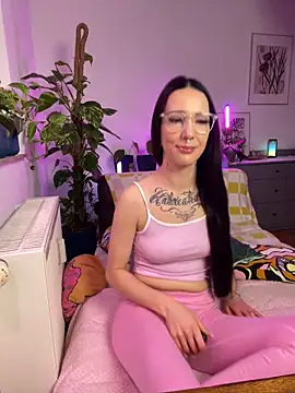 Trixie-Tainted online show from 14, 2, 2025