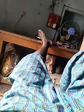 Snapshot of rohanhotguy chatting on 27, 11, 2025 rohanhotguy online show from 27, 11, 2025