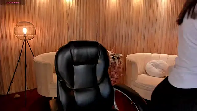 MorganHicks online show from 17, 10, 2025