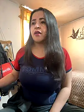 Snapshot of latinfemale chatting on 17, 10, 2025 latinfemale online show from 17, 10, 2025