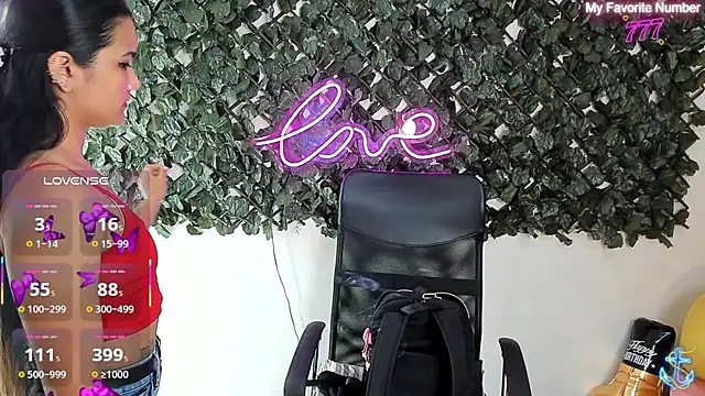 Snapshot of DestinyHills chatting on 30, 6, 2026 DestinyHills online show from 30, 6, 2026