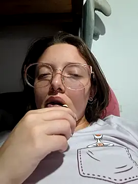 Snapshot of linda-schmidt chatting on 11, 6, 2026 linda-schmidt online show from 11, 6, 2026