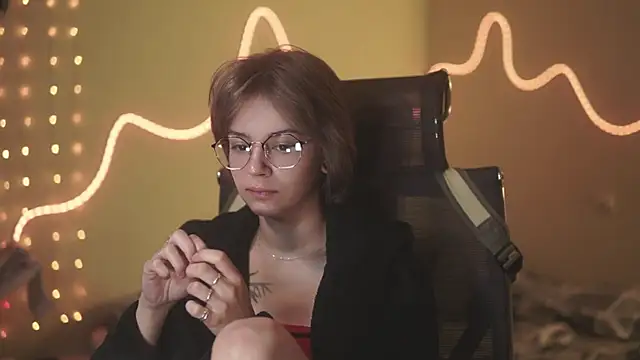 alyssa sweet online show from 17, 4, 2026