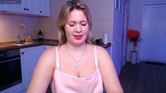 HotTiffani online show from 22, 3, 2025