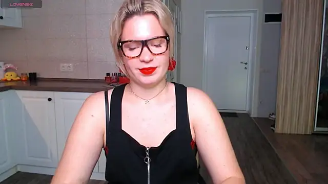 HotTiffani online show from 24, 9, 2025