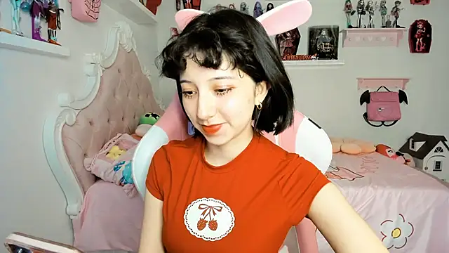 Snapshot of cherrycute chatting on 29, 11, 2025 cherrycute online show from 29, 11, 2025