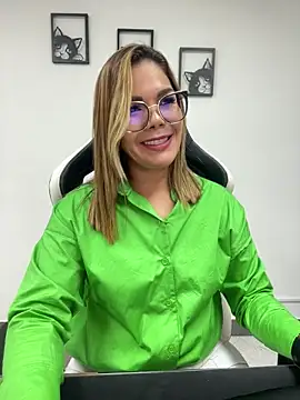 KellyBrooklyn  online show from 21, 2, 2025