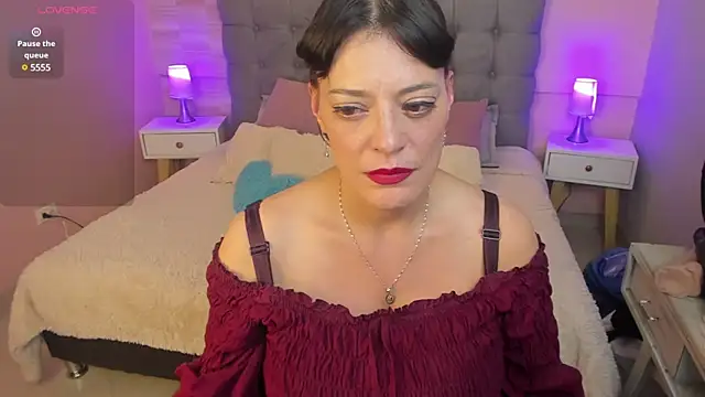  Abril W online show from 25, 2, 2025