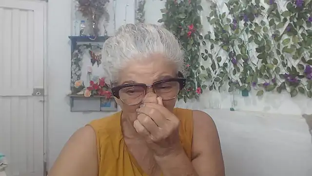 FunnyGrandma online show from 17, 12, 2024