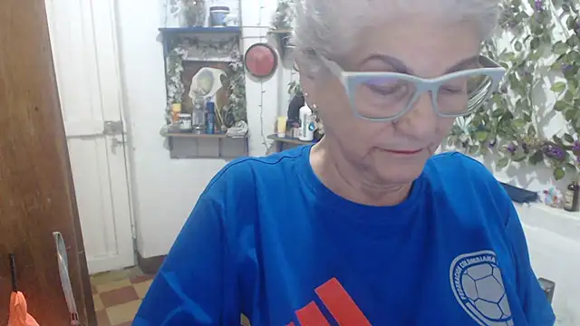 FunnyGrandma online show from 4, 7, 2026