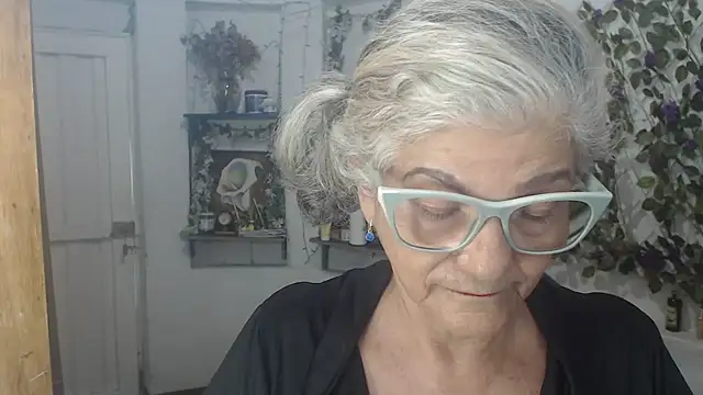 FunnyGrandma online show from 14, 7, 2026