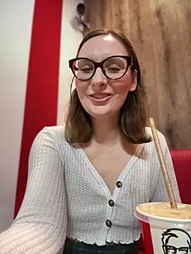 Snapshot of The_Snowwhitee chatting on 11, 2, 2026 The Snowwhitee online show from 11, 2, 2026