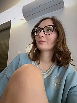 Snapshot of The_Snowwhitee chatting on 14, 2, 2026 The Snowwhitee online show from 14, 2, 2026