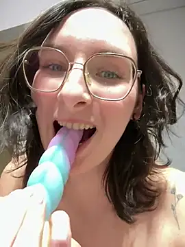 Snapshot of The_Snowwhitee chatting on 28, 2, 2026 The Snowwhitee online show from 28, 2, 2026