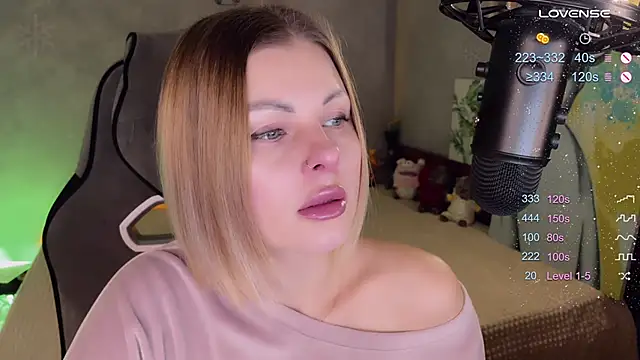 Snapshot of Your_Sweet_Lilu chatting on 17, 12, 2024 Your Sweet Lilu online show from 17, 12, 2024