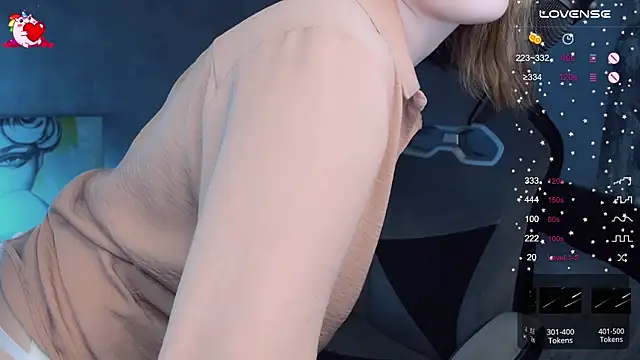 Snapshot of Your_Sweet_Lilu chatting on 13, 10, 2025 Your Sweet Lilu online show from 13, 10, 2025