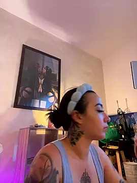 Snapshot of EmmyEvans1 chatting on 13, 1, 2026 EmmyEvans1 online show from 13, 1, 2026