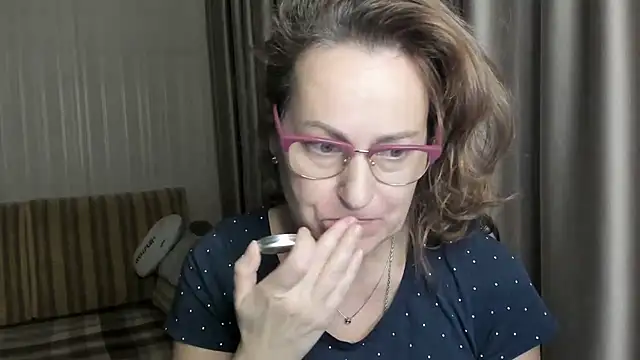 lauraoven online show from 15, 1, 2025