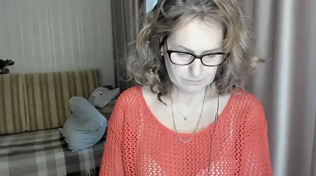 lauraoven online show from 4, 2, 2025