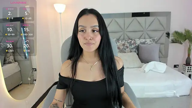 Snapshot of tati_saldarriaga chatting on 24, 11, 2025 tati saldarriaga online show from 24, 11, 2025