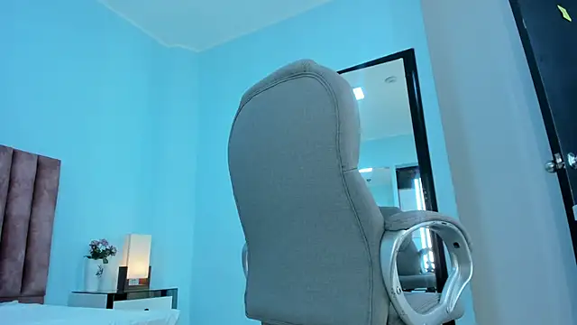 Snapshot of tati_saldarriaga chatting on 26, 11, 2025 tati saldarriaga online show from 26, 11, 2025