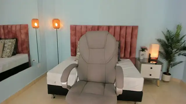 Snapshot of tati_saldarriaga chatting on 5, 2, 2026 tati saldarriaga online show from 5, 2, 2026