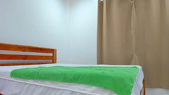 CurvyJules69 online show from 4, 12, 2025