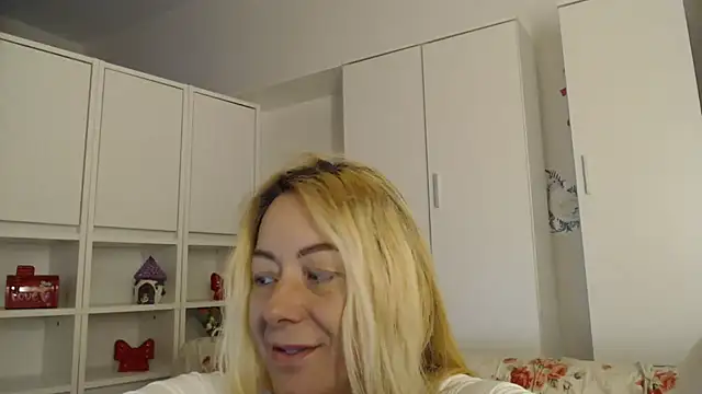 Snapshot of spell_of_love chatting on 29, 3, 2026 spell of love online show from 29, 3, 2026