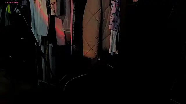 Snapshot of EMMA__CONNOR chatting on 12, 10, 2025 EMMA  CONNOR online show from 12, 10, 2025