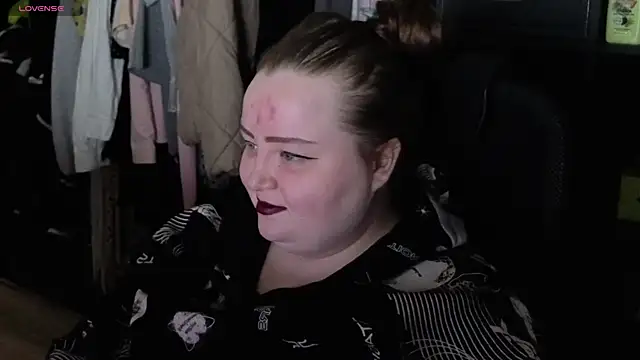 Snapshot of EMMA__CONNOR chatting on 15, 10, 2025 EMMA  CONNOR online show from 15, 10, 2025