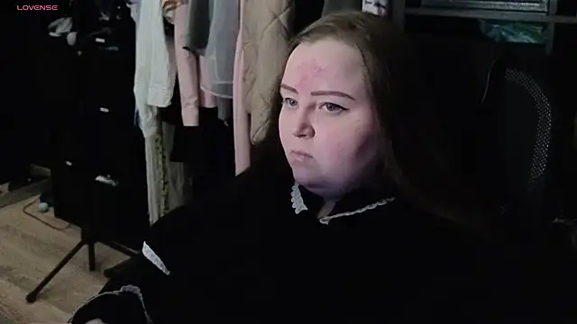 Snapshot of EMMA__CONNOR chatting on 17, 10, 2025 EMMA  CONNOR online show from 17, 10, 2025