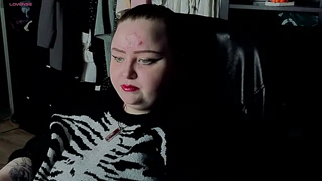 Snapshot of EMMA__CONNOR chatting on 31, 10, 2025 EMMA  CONNOR online show from 31, 10, 2025