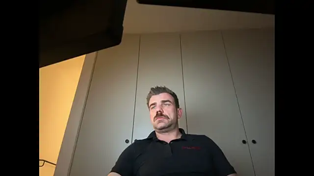 Snapshot of mrbigballs chatting on 17, 11, 2025 mrbigballs online show from 17, 11, 2025