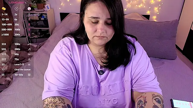 naughtykiss online show from 9, 4, 2026