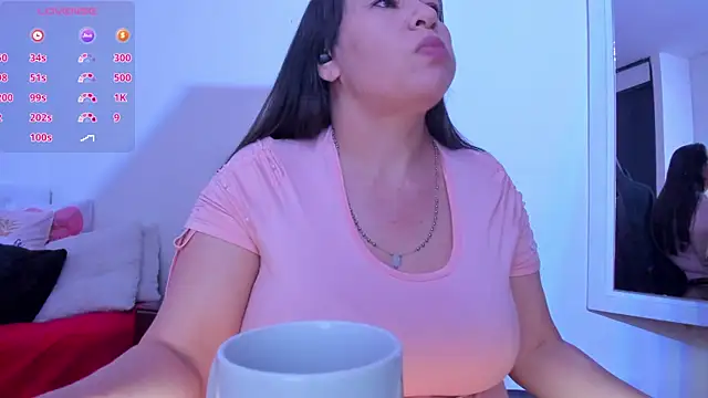 esmeralda milf online show from 15, 1, 2025