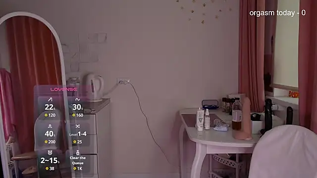 JuliaVilnet online show from 1, 3, 2025