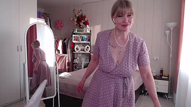 Snapshot of JuliaVilnet chatting on 6, 5, 2026 JuliaVilnet online show from 6, 5, 2026