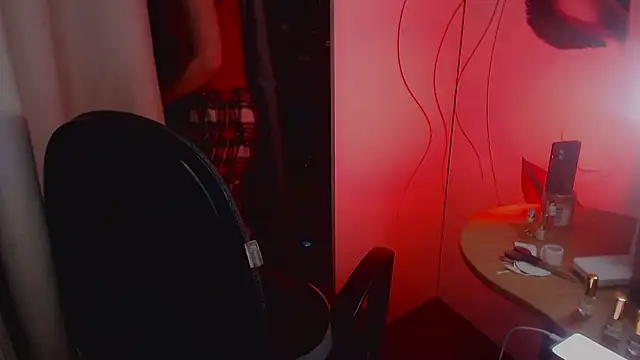 JohansonKatie online show from 12, 1, 2025