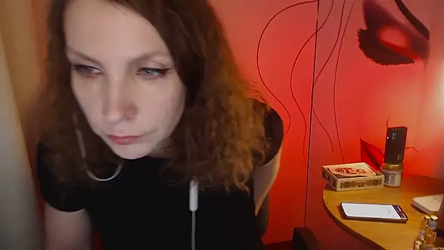 JohansonKatie online show from 13, 1, 2025