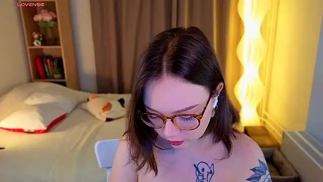 MilenaSaint online show from 9, 2, 2026