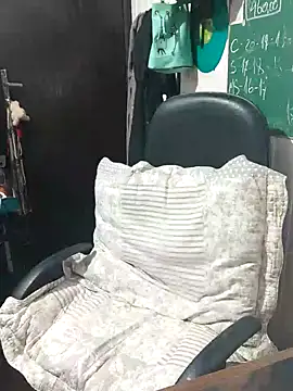 Snapshot of ElfGrey chatting on 28, 12, 2024 ElfGrey online show from 28, 12, 2024