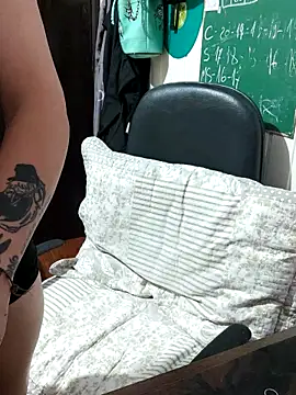 Snapshot of ElfGrey chatting on 8, 1, 2025 ElfGrey online show from 8, 1, 2025