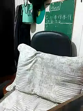 Snapshot of ElfGrey chatting on 23, 1, 2025 ElfGrey online show from 23, 1, 2025