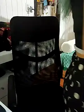 Snapshot of ElfGrey chatting on 4, 2, 2025 ElfGrey online show from 4, 2, 2025