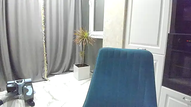 Iris cherry online show from 21, 12, 2024