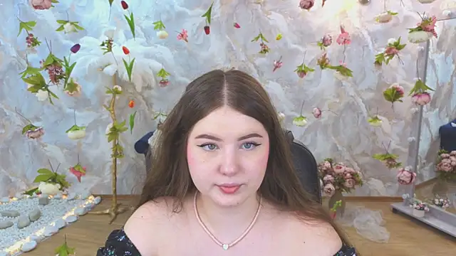 Snapshot of NicoleFoxery chatting on 6, 6, 2026 NicoleFoxery online show from 6, 6, 2026