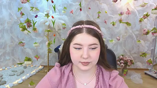 Snapshot of NicoleFoxery chatting on 9, 6, 2026 NicoleFoxery online show from 9, 6, 2026